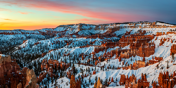 Snow covering Bryce Canyon in Utah | States Best and Worst Auto Refinance Rates
