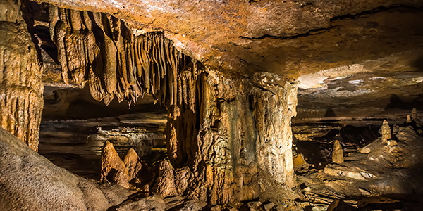 Underground cave in Tennessee | States Best and Worst Auto Refinance Rates